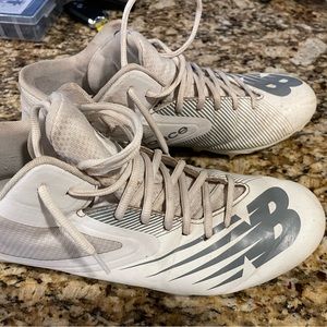 Mens 11M New Balance Cleats